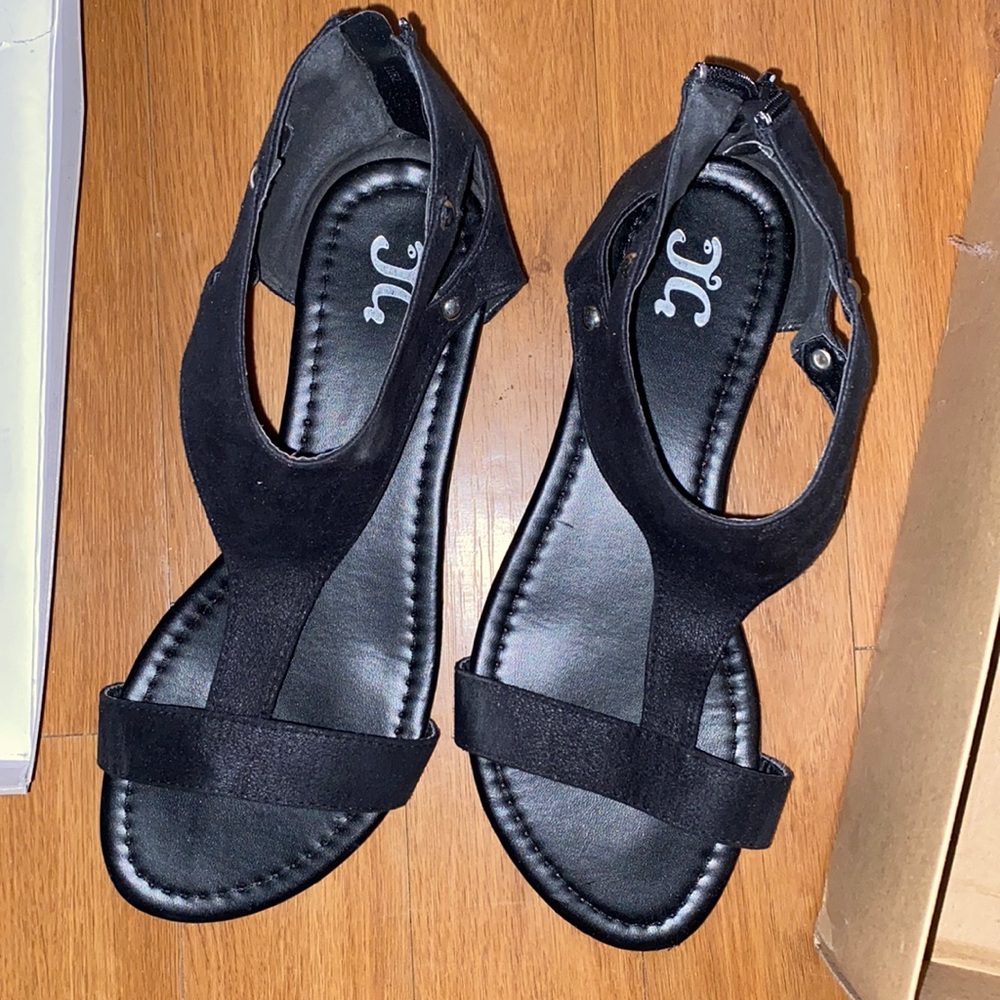 Black Sandels